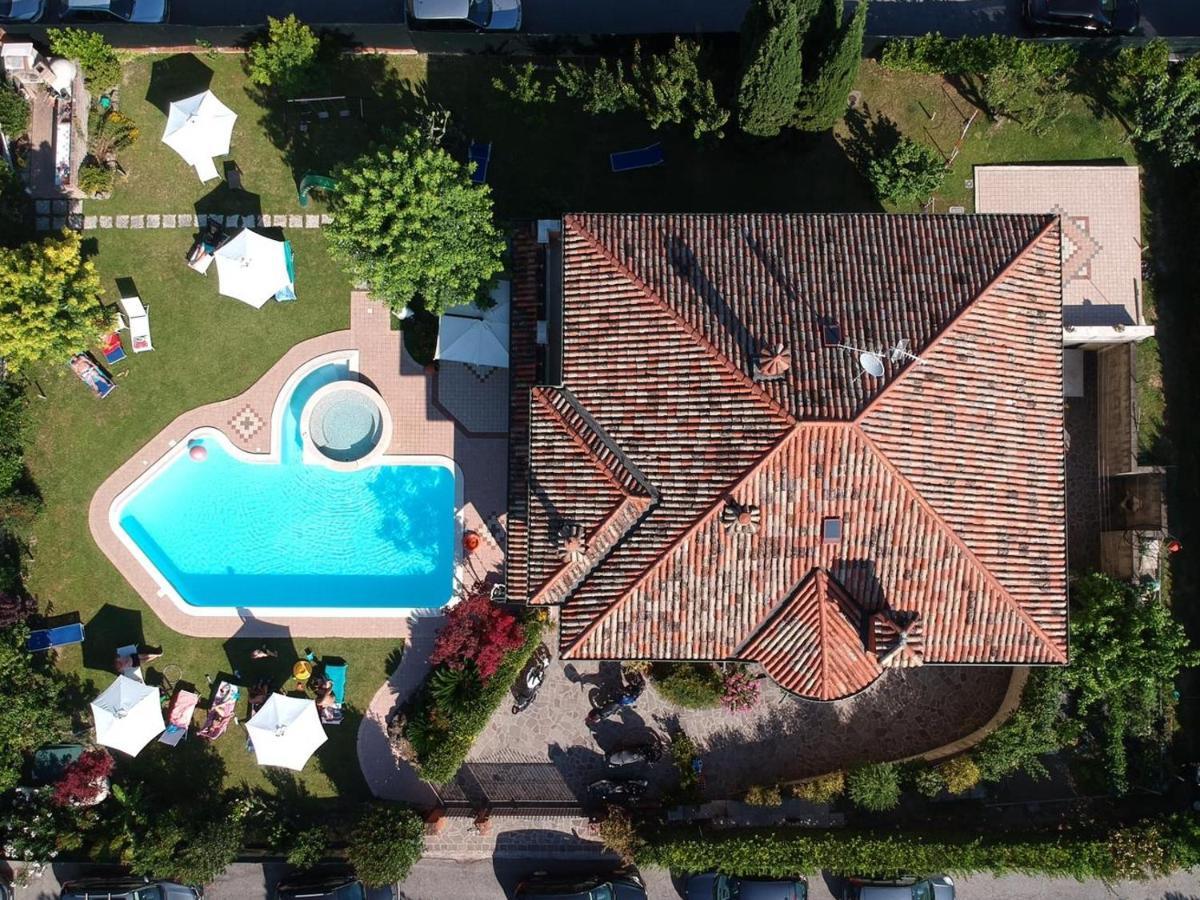 B&B Villa Giulia Desenzano del Garda Kültér fotó